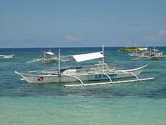 Banka, philippinisches Auslegerboot Alona Beach Bohol